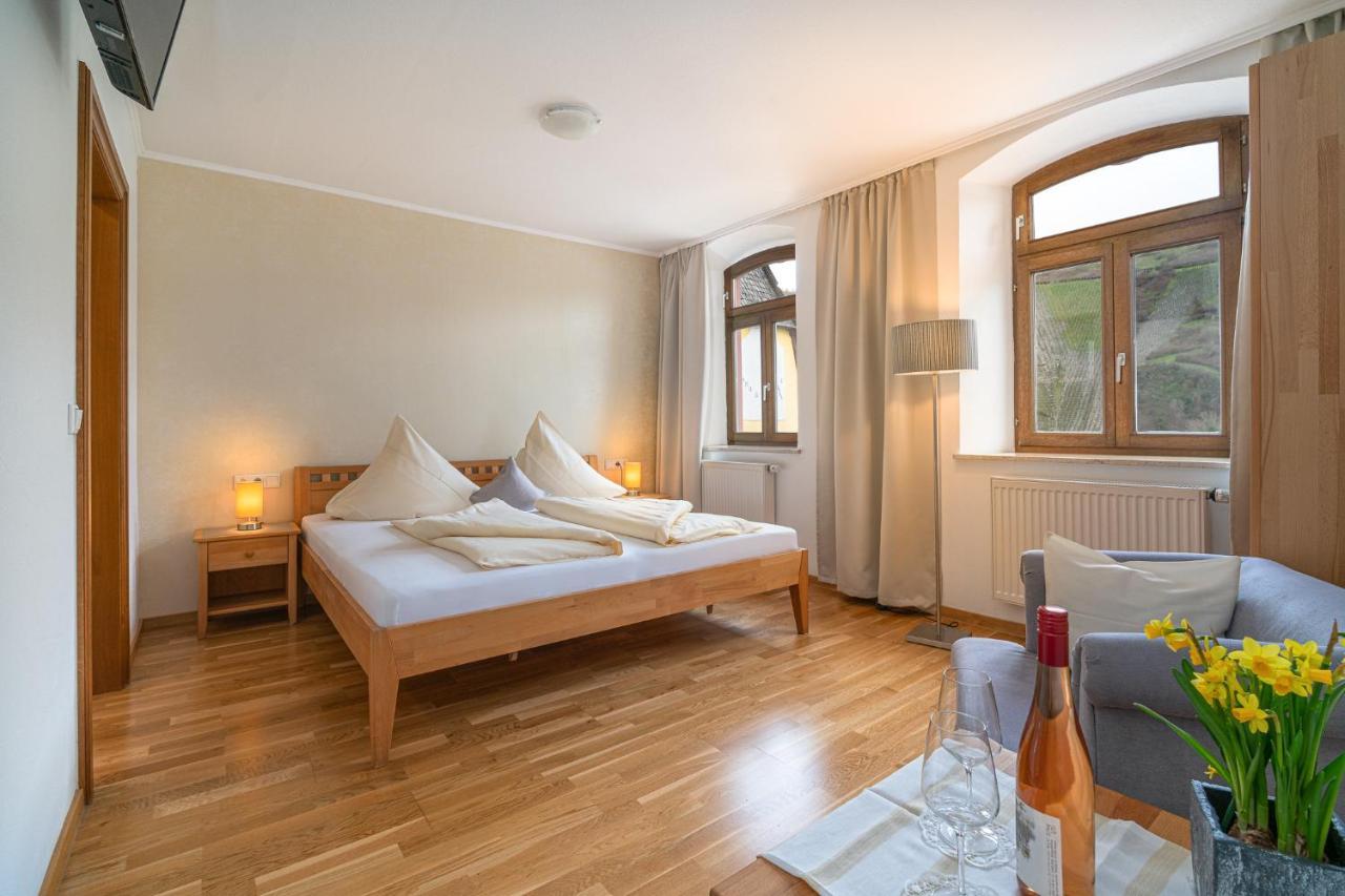 Hotel- Weingut- Moselloreley Piesport Exterior foto